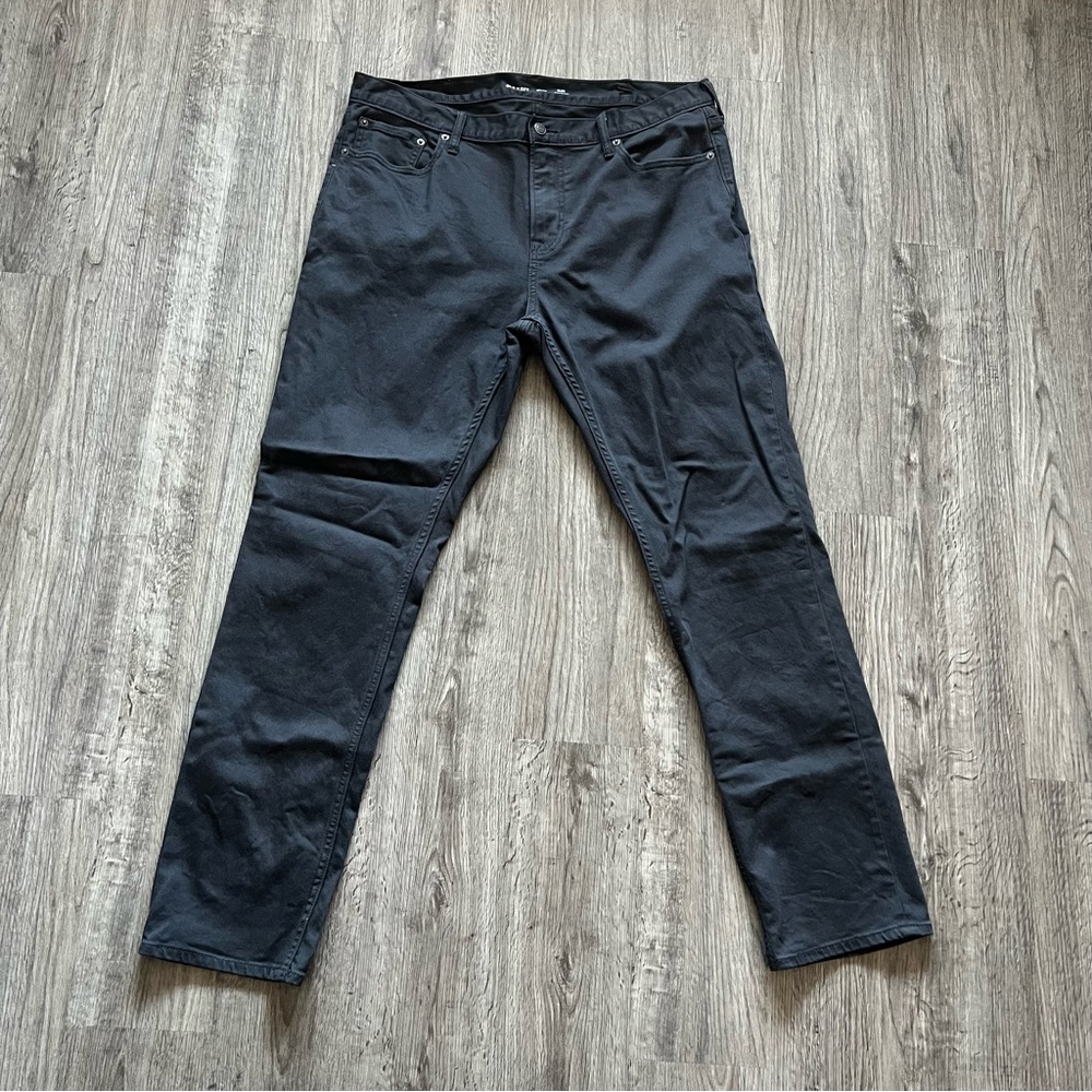 Old Navy Slim Built In Flex Gray Jeans Size 38” X 34”